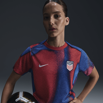 Playera de fútbol de manga corta Nike Dri-FIT para antes del partido para mujer USMNT Academy Pro