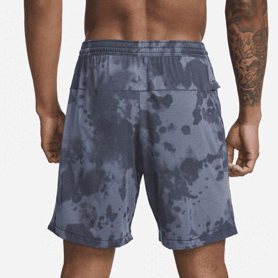 Shorts sin forro de 18 cm para hombre Nike Yoga Dri-FIT