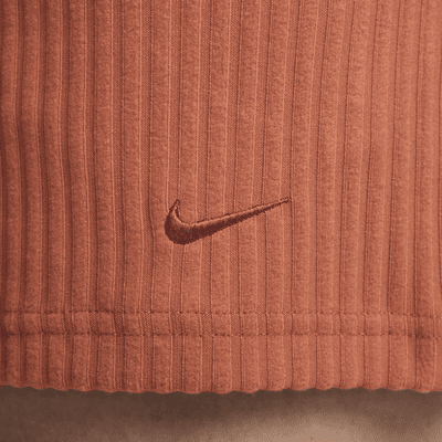 Nike Sportswear Chill Rib Pantalons curts entallats amb cintura alta de 8 cm - Dona