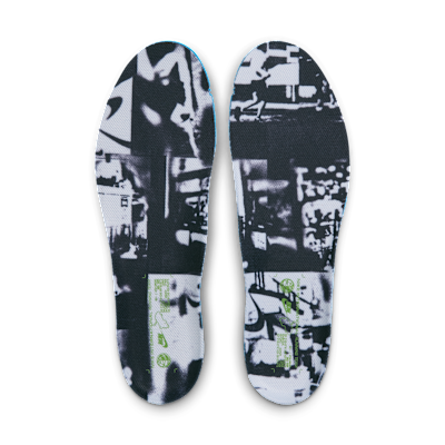 Nike Vomero 18 SE Women's Road Running Shoes