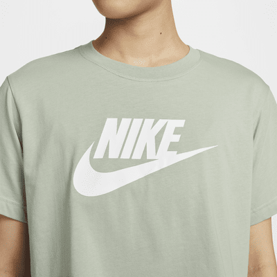 เสื้อยืดเอวลอยผู้หญิง Nike Sportswear Essential