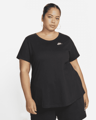 Женская футболка Nike Sportswear Club Essentials (Plus Size)