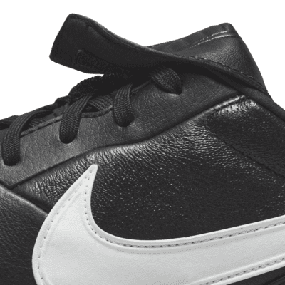 Korki piłkarskie typu low top na twardą murawę NikePremier 3