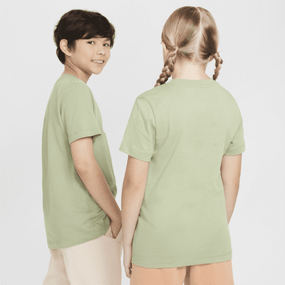 Playera para niños talla grande Nike Sportswear