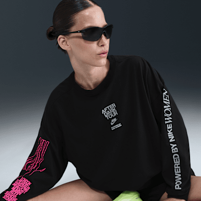 Playera de manga larga con gráficos oversized para mujer Nike