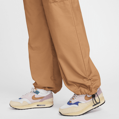 Pants cargo de tiro medio para mujer Nike Sportswear Everything Wovens