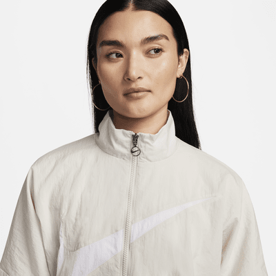 Nike Sportswear Essential Women's Woven Jacket. Nike VN