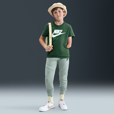 Nike Sportswear Older Kids' T-Shirt