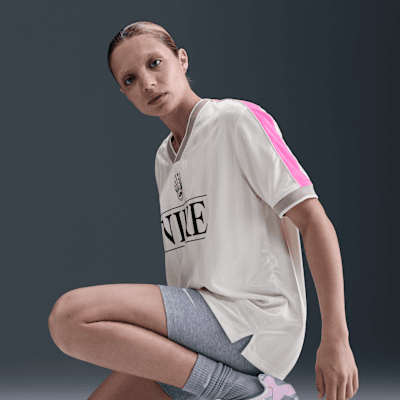 Nike Sportswear Women's V-Neck Jersey Top