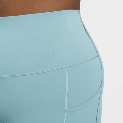 Shorts de ciclismo con bolsillos de 20 cm de tiro alto y media sujeción para mujer Nike Universa