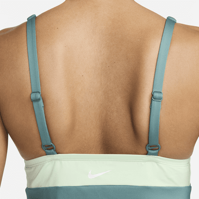 Top de tankini con cuello en V para mujer Nike Swim Essential