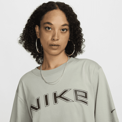 Nike Sportswear Camiseta estampada de manga corta y ajuste holgado - Mujer