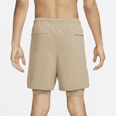 Shorts versátiles Dri-FIT de 18 cm 2 en 1 para hombre Nike Unlimited