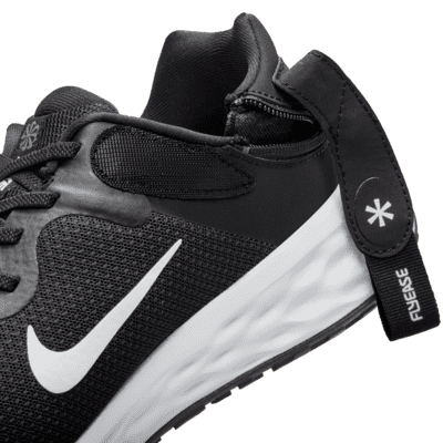 Nike Revolution 6 FlyEase Next Nature Eenvoudig aan en uit te trekken  hardloopschoen voor heren (straat). Nike NL