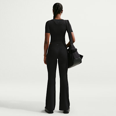 Kortærmet Nike Zenvy Dri-FIT-top til kvinder