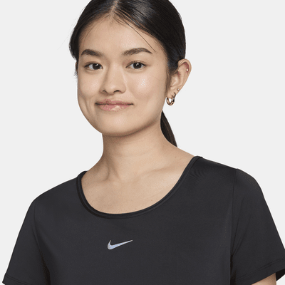 Nike One Classic Women's Dri-FIT Short-Sleeve Cropped Twist Top