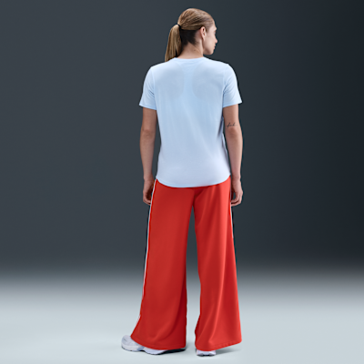 Nike Sportswear Club Essentials Women's T-Shirt
