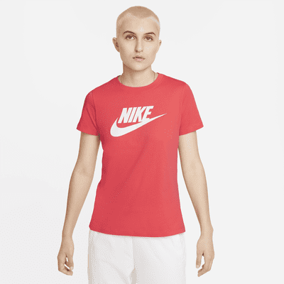 Nike Sportswear Essential T-Shirt. Nike AT
