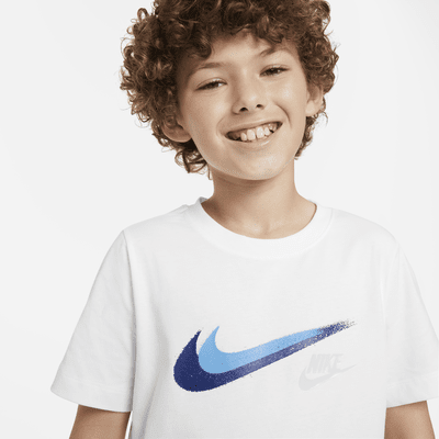 Nike Sportswear T-Shirt mit Grafik für ältere Kinder (Jungen)