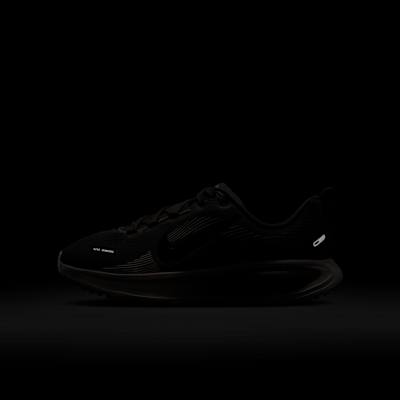 Chaussure de running sur route Nike Vomero 18 pour ado