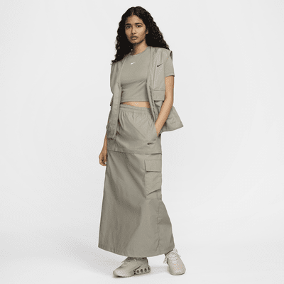 Nike Sportswear Essential geweven midi-cargorok met halfhoge taille voor dames