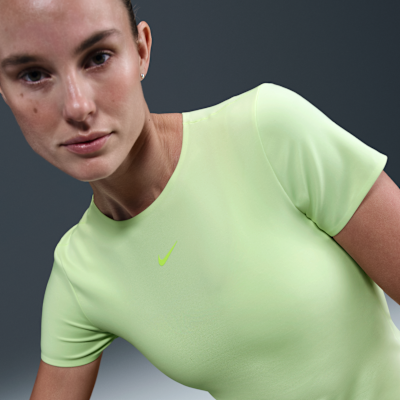 Playera de manga corta para mujer Nike Form