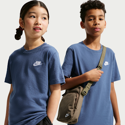 Nike Sportswear Older Kids' T-Shirt
