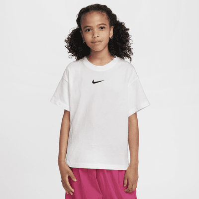 Nike Sportswear Essential Genç Çocuk (Kız) Tişörtü