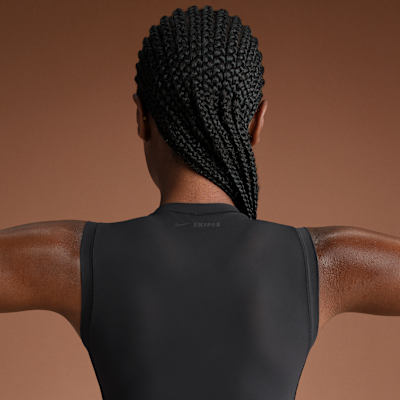 NikeSKIMS Weightless Layers Women's Sleeveless Top