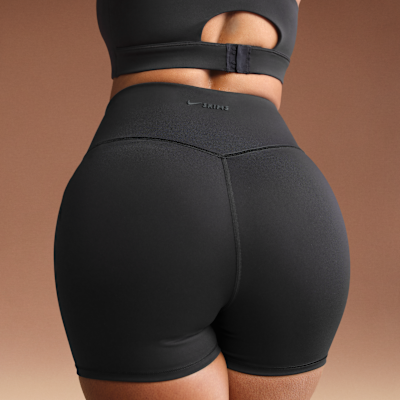 Shorts de tiro alto de 8 cm para mujer NikeSKIMS Matte