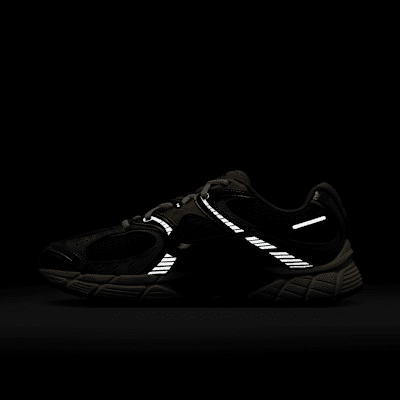 ナイキ V5 RNR メンズシューズ