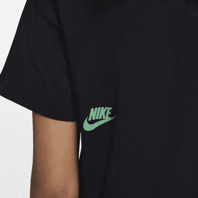 Nike Sportswear Older Kids' (Girls) T-Shirt. Nike HR