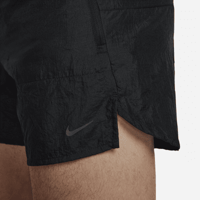 Shorts de correr Dri-FIT de 13 cm con forro de ropa interior para hombre Nike Stride Running Division