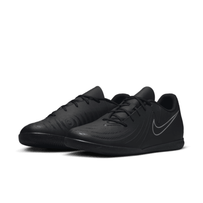 Nike Phantom GX 2 Club IC Low-Top Football Shoes. Nike NO