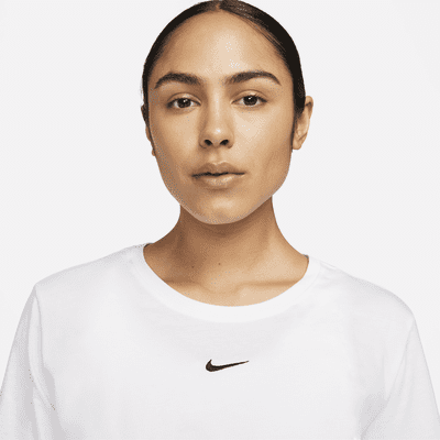 Nike Sportswear Premium Essentials Women's Long-Sleeve T-Shirt. Nike NO