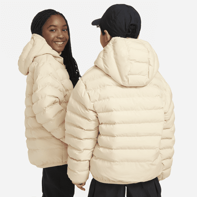 Nike Sportswear Lightweight Synthetic Fill lockere Jacke mit Kapuze für ältere Kinder