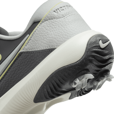 Nike Victory Pro 3 Men's Golf Shoes. Nike IL