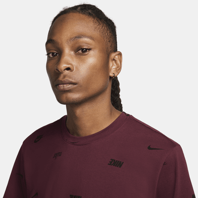 Playera con estampado en toda la prenda para hombre Nike Club