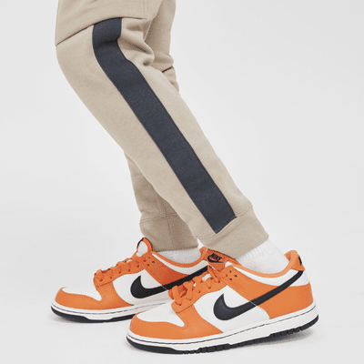 Cargo kalhoty Nike Sportswear Standard Issue pro větší děti (chlapce)