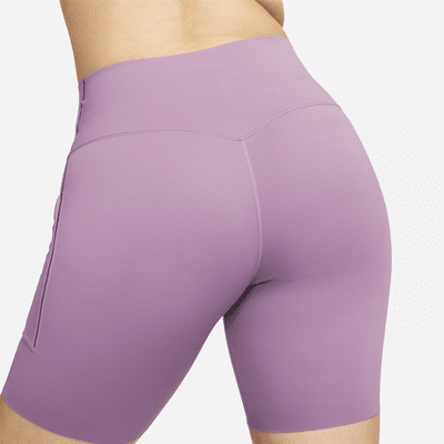 Shorts de ciclismo con bolsillos de 20 cm de tiro alto y media sujeción para mujer Nike Universa