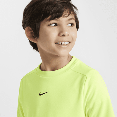 Playera de entrenamiento con gráfico Dri-FIT Nike Multi para niño talla grande