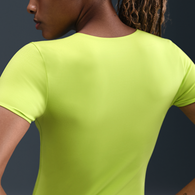 Top a manica corta Nike Form – Donna
