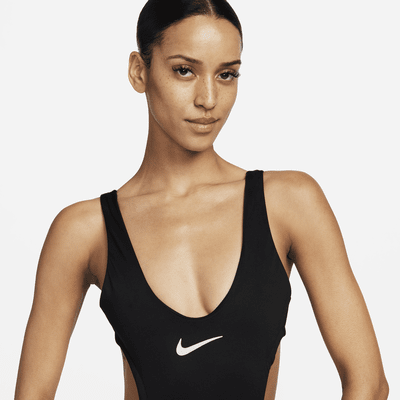 Traje de baño de una sola pieza recortado para mujer Nike Swim