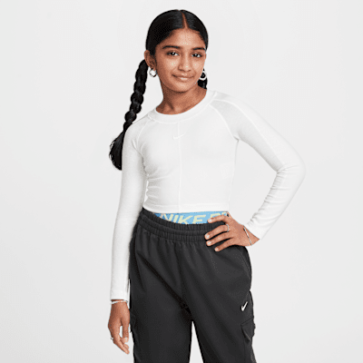 Playera de manga larga cropped para niña talla grande Nike Sportswear