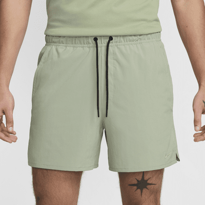 Shorts versátiles sin forro Dri-FIT de 13 cm para hombre Nike Unlimited