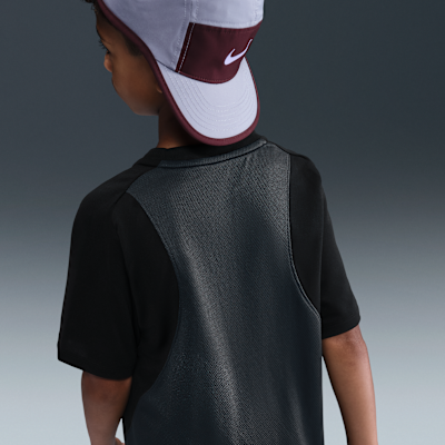 Nike Sportswear Multi Dri-FIT T-Shirt (ältere Kinder, Jungen)