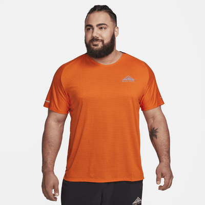 Playera de correr de manga corta Dri-FIT para hombre Nike Trail Solar Chase