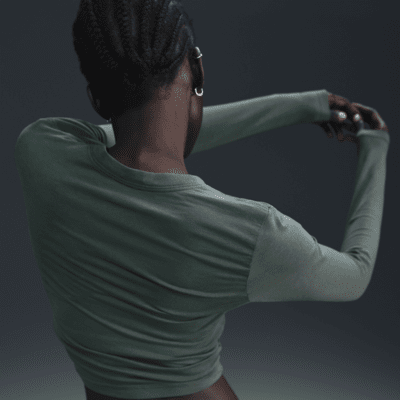 Playera de manga larga slim cropped para mujer Nike Sportswear Chill Knit