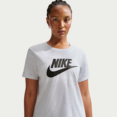 Nike Sportswear Essentials