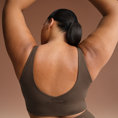 NikeSKIMS Matte Women's V-Neck Long-Line Bra